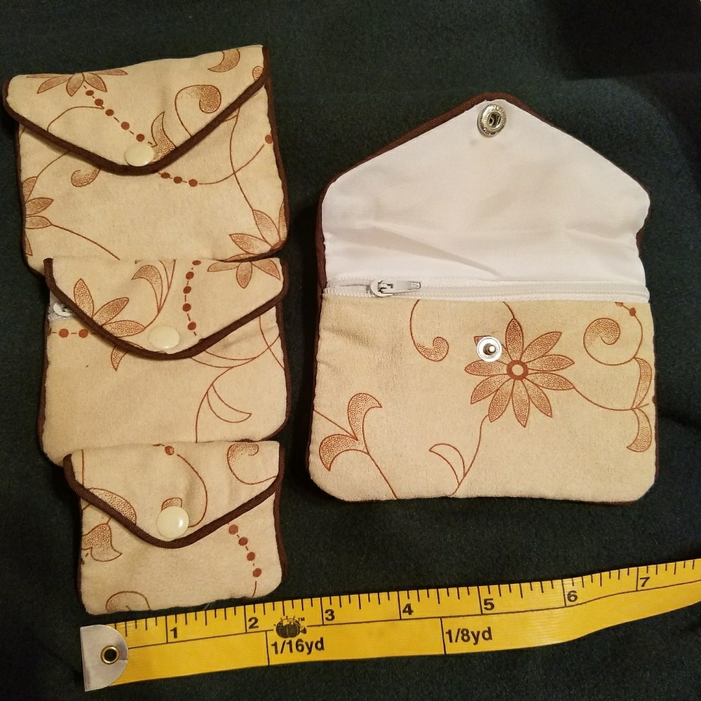 Jewelry bag with soft zipper